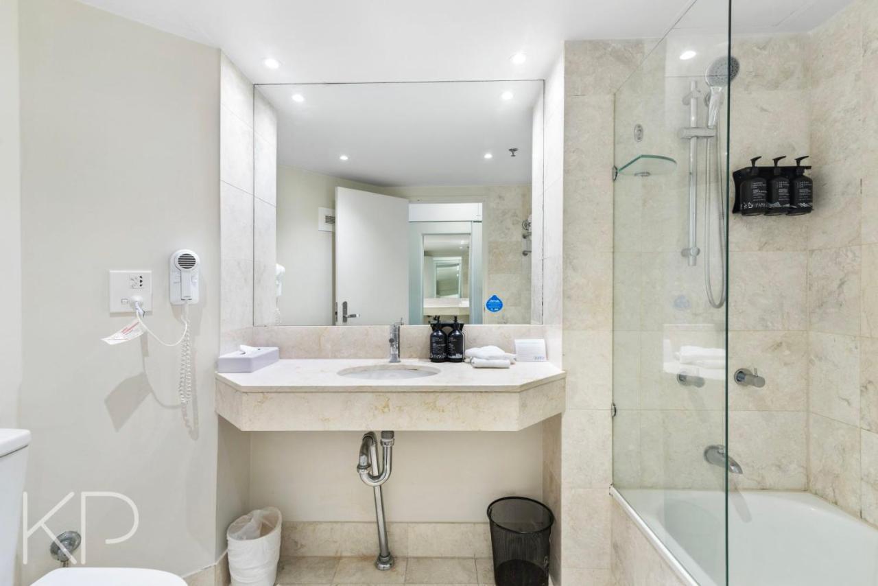 Hotel Apartments On 22 View Avenue, Surfers Paradise Guldkusten Exteriör bild